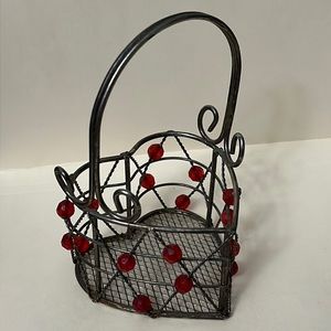 Small Metal Heart Valentine’s Day Red Bead Gift Basket